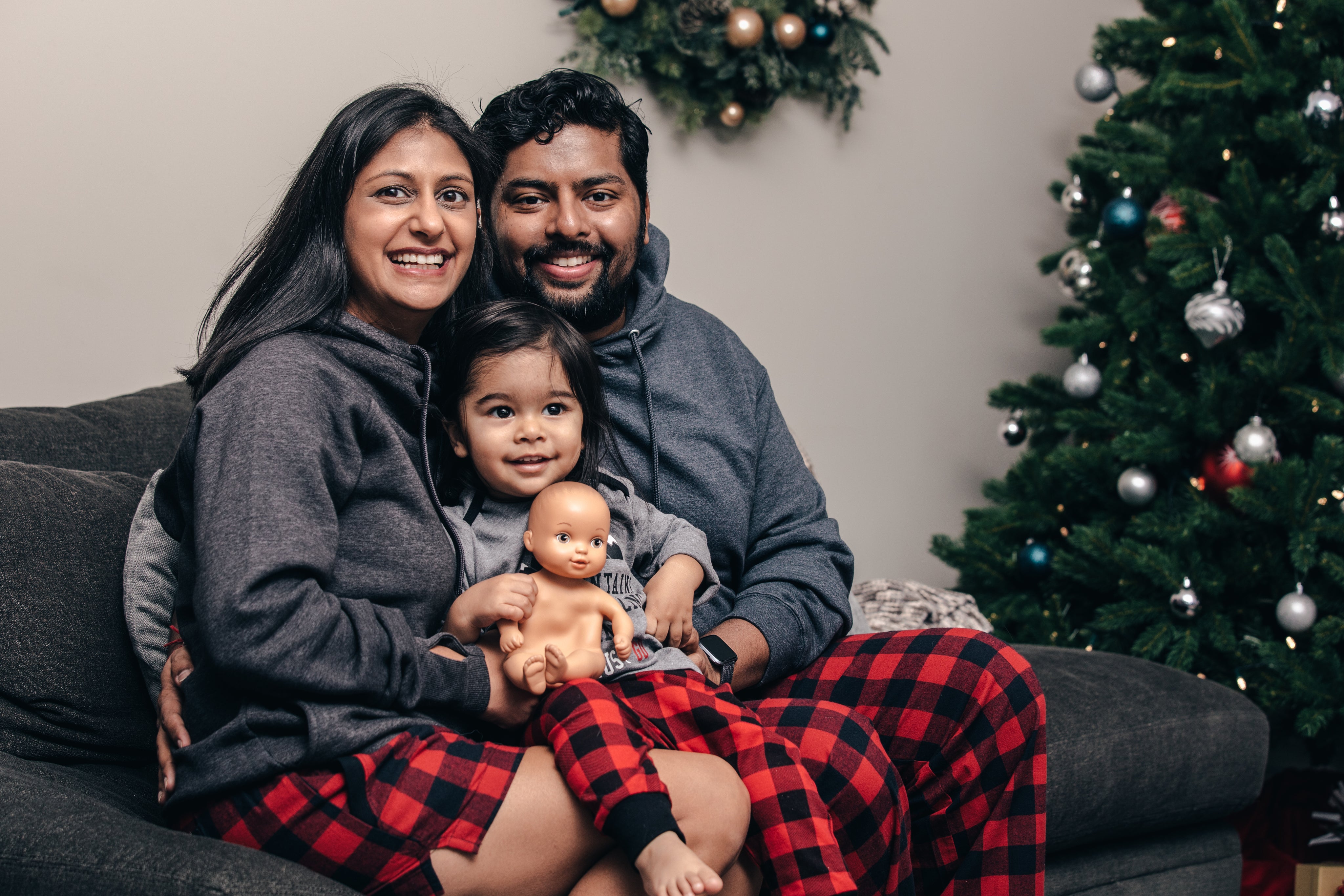files/adorable-family-christmas-portrait.jpg