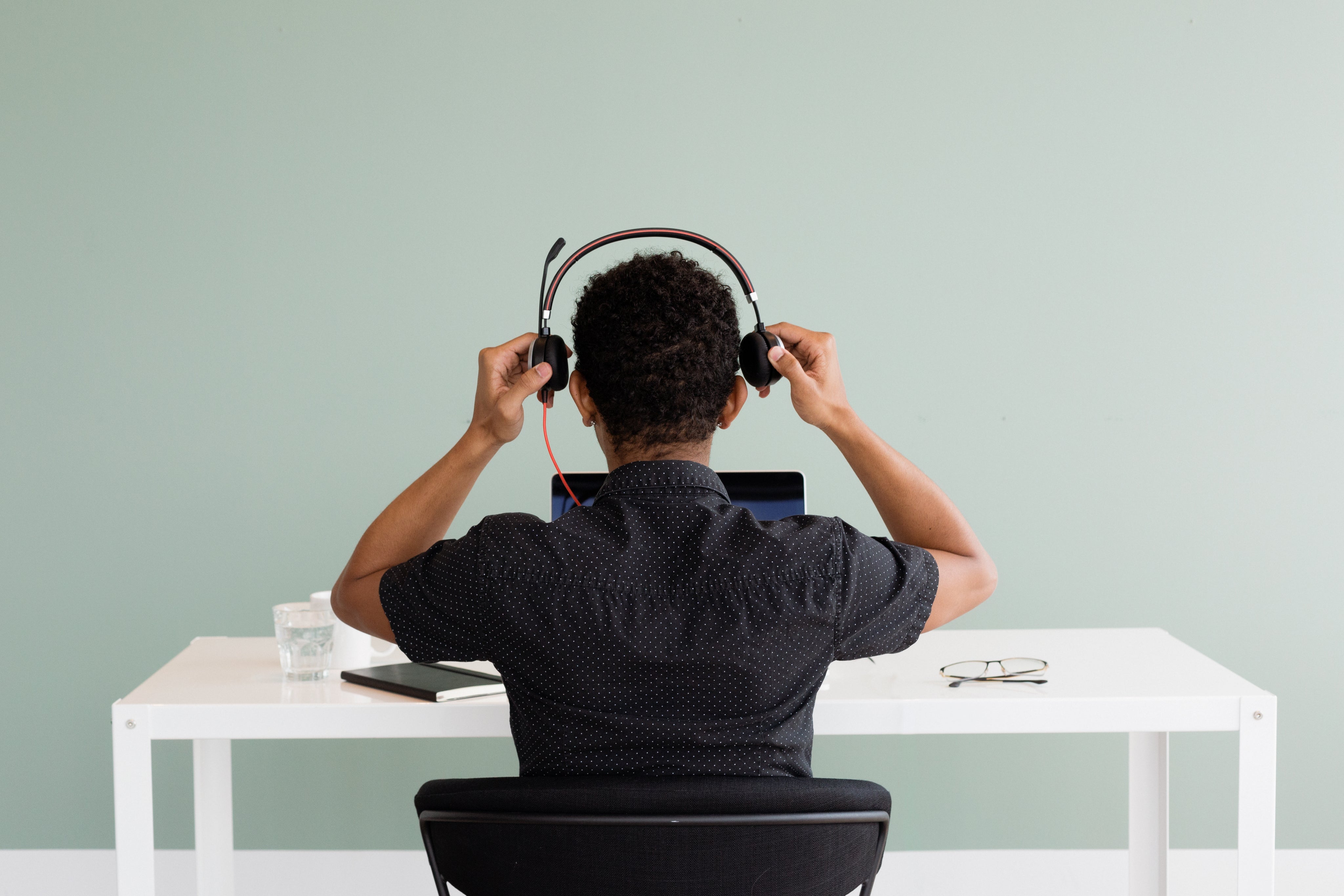 files/customer-support-staff-ready-for-work.jpg